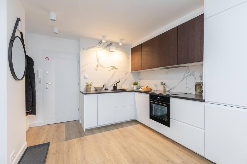 Superapart Jana Pawla Ii, Apt 302 Cozy Urban Retreat, Perfect For Couples Varsovia Exterior foto